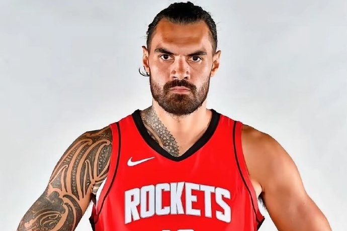 三年 3900 万续约！亚当斯留守火箭，内线再添保障